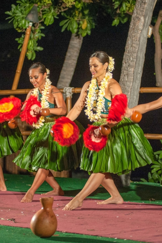Kailua-Kona: Voyagers of the Pacific Luau with Buffet Dinner - The imu ceremony, and an important current change