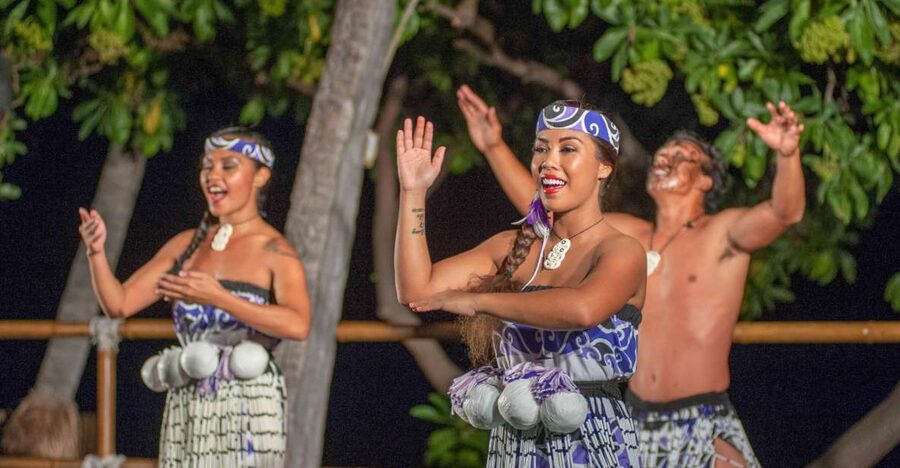 Kailua-Kona: Voyagers of the Pacific Luau with Buffet Dinner - What happens at the 4:30 PM check-in