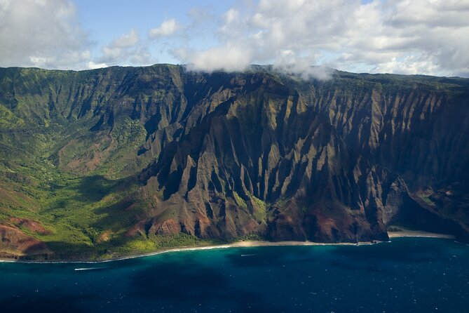 Kauai Airplane Tour: Na Pali Coast, Waterfalls & Window Seats - Why an hour in the air works so well on Kauai