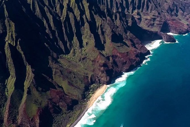 Kauai Deluxe Sightseeing Flight - The Jurassic Park waterfall and Mt. Waialeale