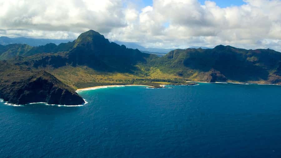 Kauai: Entire Kauai Air Tour with Window Seats - The pilot-guide can make or break the flight