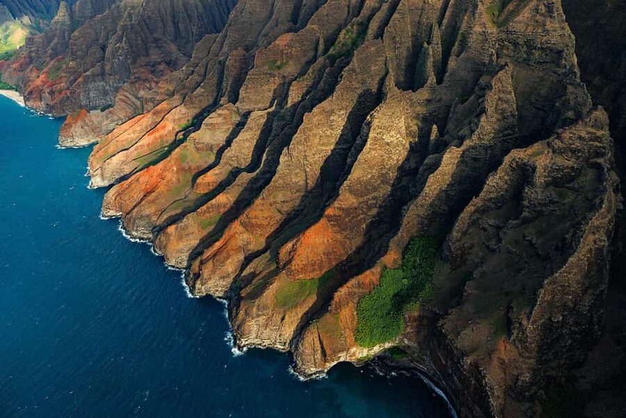 Kauai: Hughes 500 4-Passenger Doors-Off Helicopter Flight - Pilot narration makes the difference