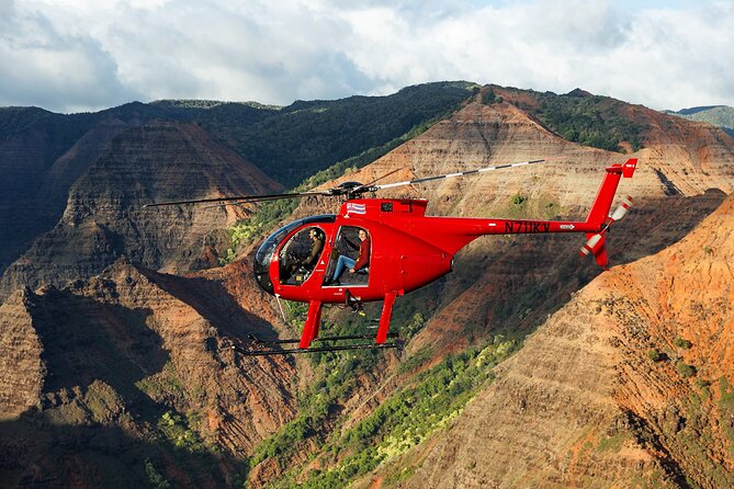 Kauai: Hughes 500 4-Passenger Doors-Off Helicopters - Manawaiopuna Falls, the Jurassic Park waterfall