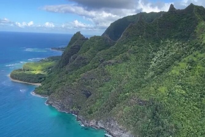 Kauai: Hughes 500 4-Passenger Doors-Off Helicopters - Waimea Canyon from above