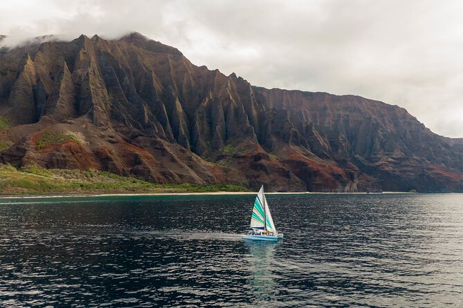 Kauai: Leila Na Pali Sunset Dinner Sail - Sunset is beautiful, but weather writes the script