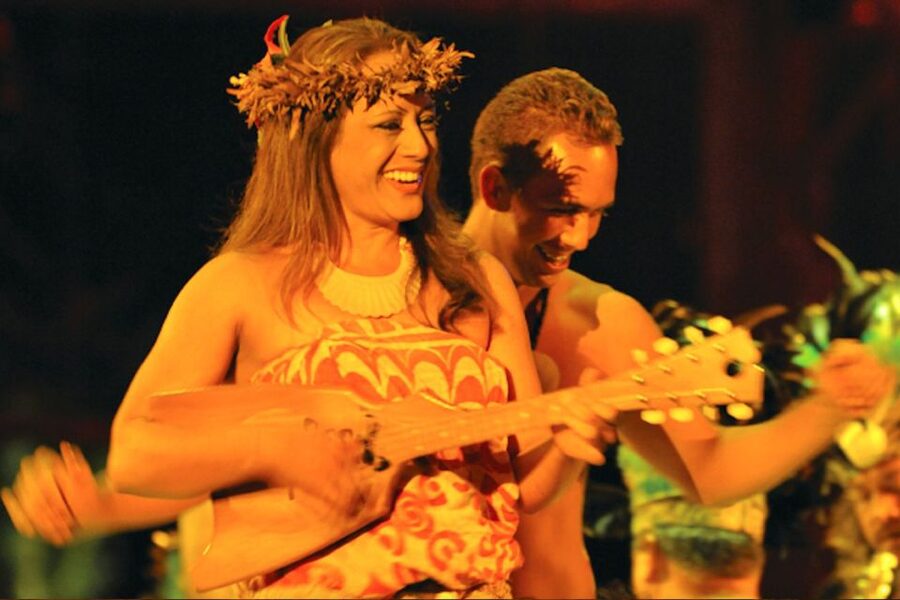 Kauai: Luau Kalamaku with Buffet Dinner & Show - Transportation and the 210-minute schedule