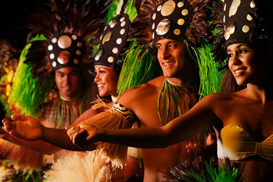 Kauai: Luau Kalamaku with Buffet Dinner & Show - What arrives at the buffet table