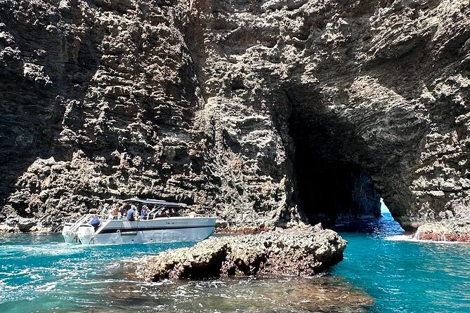 Kauai: Na Pali Coast Power Catamaran - Swimming and snorkeling when conditions allow