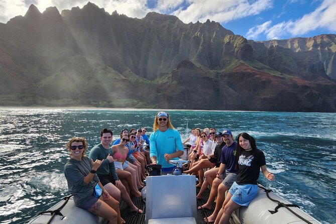 Kauai: Nā Pali Coast Zodiac Raft Expedition and Snorkeling - A close, fast look at the Nā Pali Coast