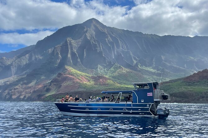 Kauai: NaPali Boat Tour on the Amelia K - Why the NaPali Coast is best seen from the water