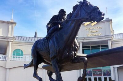 Kentucky Derby Museum – General Admission and Guided Track Visit