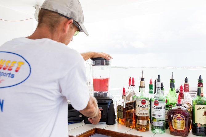 Key West Sunset Cruise: Dinner, Live Music & Drinks Included - What $92.95 buys you
