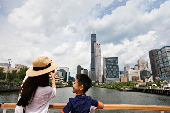 Lake Michigan Skyline Cruise in Chicago - Recorded commentary and sound quality