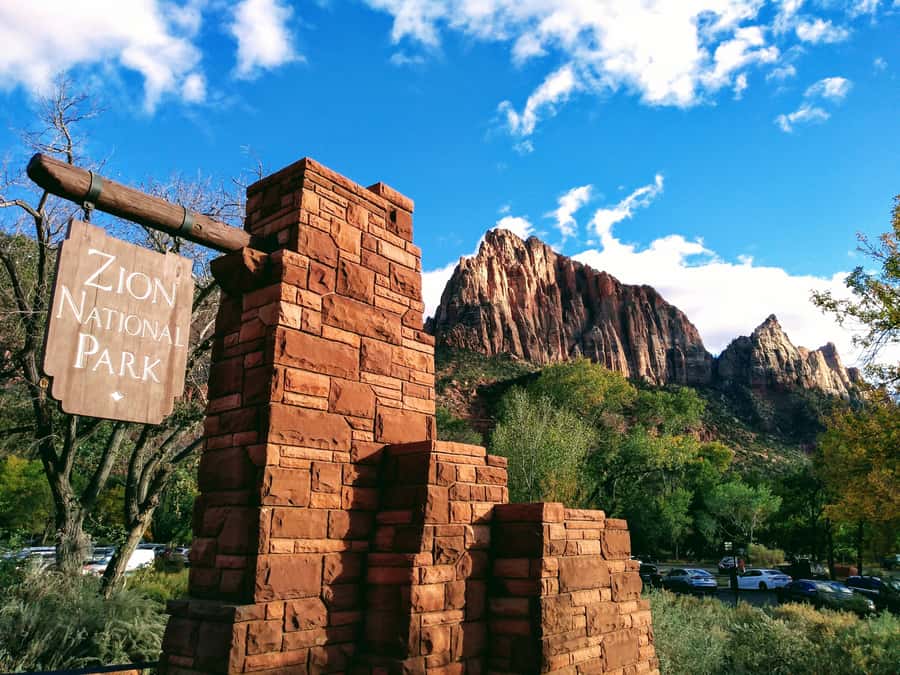 Las Vegas: Bryce and Zion National Parks Tour with Lunch - Zion National Park: cliffs, tunnel, and Checkerboard Mesa