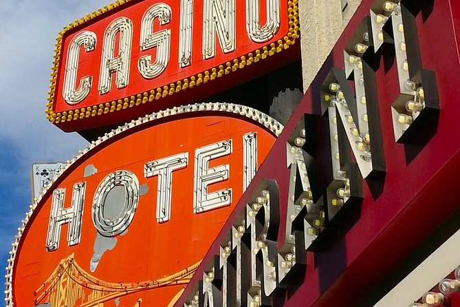 Las Vegas Downtown & Fremont Street - Guided Walking Tour - Walking beneath the Fremont Street canopy
