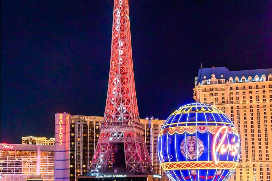 Las Vegas: Eiffel Tower Viewing Deck Entrance Ticket - Arriving at Paris Las Vegas