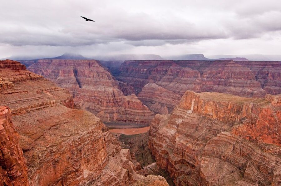 Las Vegas: Grand Canyon Helicopter Landing Tour - Flying from Boulder City toward Grand Canyon West