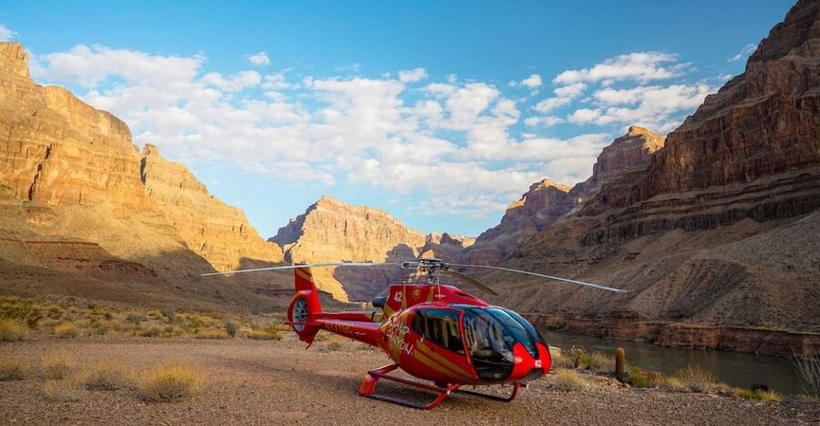 Las Vegas: Grand Canyon Helicopter Landing Tour - Landing 3,200 feet below the rim