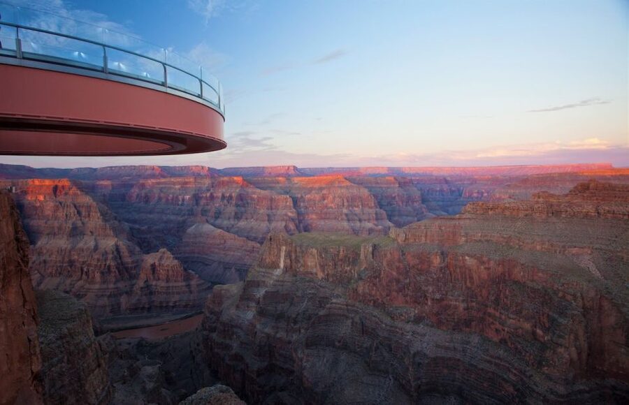 Las Vegas: Grand Canyon Helicopter Landing Tour - Lake Mead, Hoover Dam, and the Mojave Desert from the air