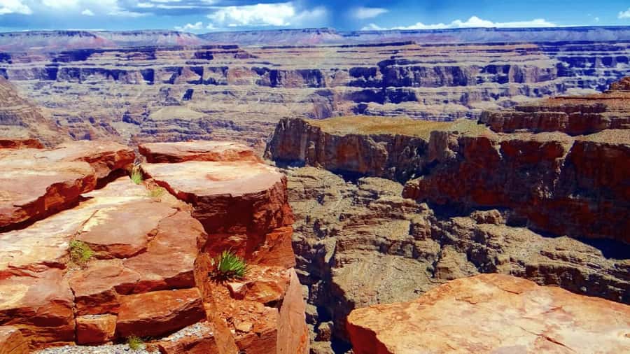 Las Vegas: Grand Canyon West Rim Tour with Optional Skywalk - The Hoover Dam photo stop on the way back
