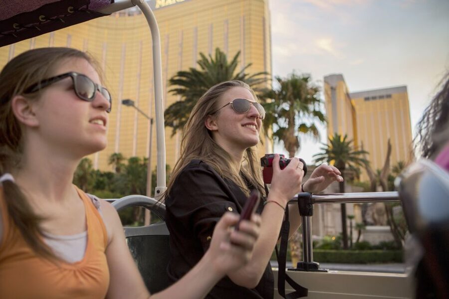 Las Vegas: Hop-on Hop-off Sightseeing Tour by Open-Top Bus - The optional night tour after the sun goes down