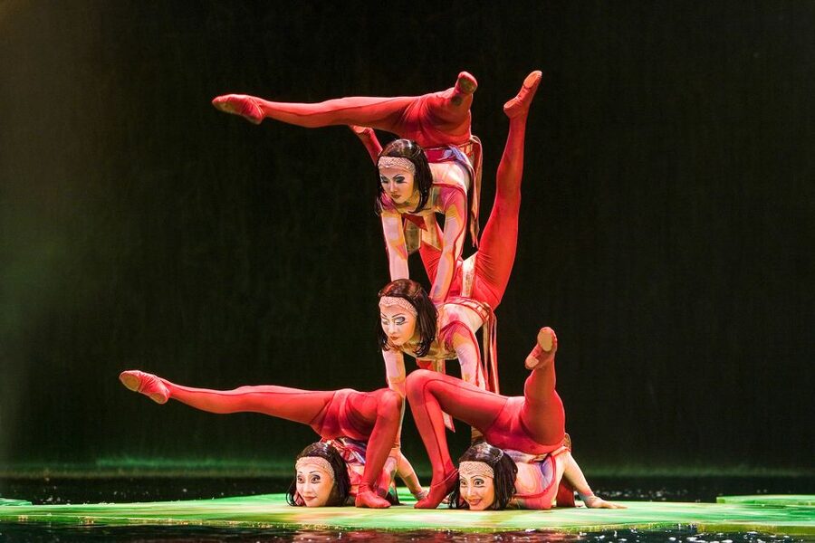 Las Vegas: “O” by Cirque du Soleil at Bellagio - What the 1.5-million-gallon pool changes