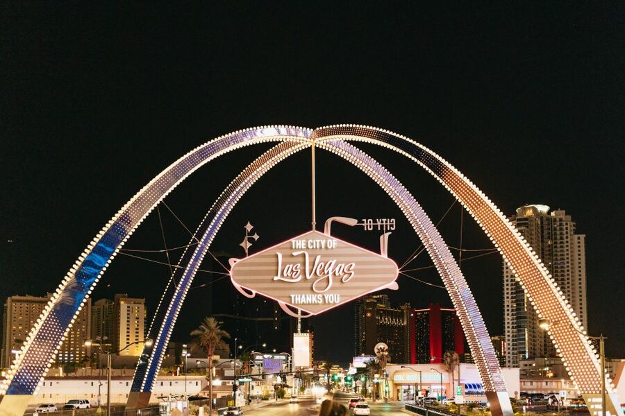 Las Vegas: Sightseeing Night Tour by Open-top Bus - Commentary, drivers, and what you actually hear