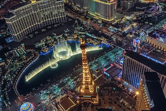 Las Vegas Strip Helicopter Night Flight - Pilot commentary can make or break the ride