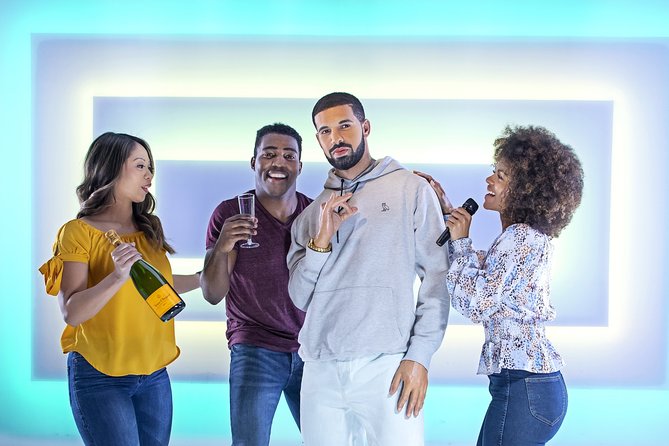 Las Vegas Super Saver: Madame Tussauds with Gondola Boat Ride - Madame Tussauds: 60 to 90 minutes of photo stops