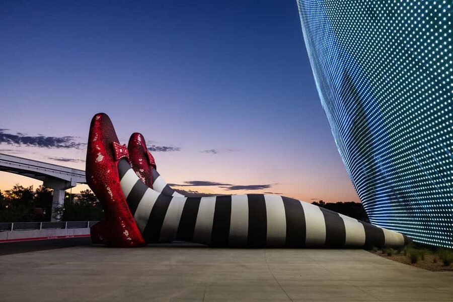 Las Vegas: The Sphere Experience — The Wizard of Oz - From Kansas To The Yellow Brick Road