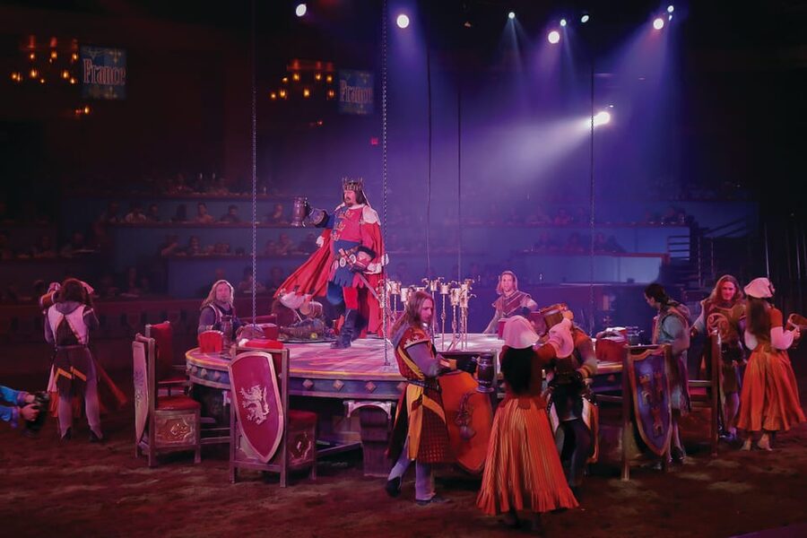 Las Vegas: Tournament of Kings Show at Excalibur - What arrives on your medieval dinner tray