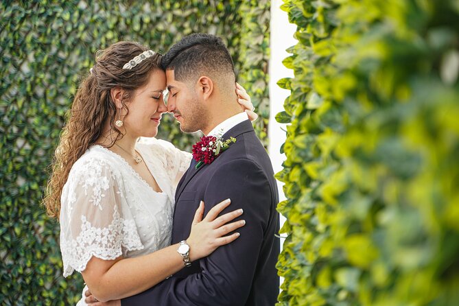 Las Vegas Wedding at The Little Vegas Chapel - What happens at 1330 S 3rd St