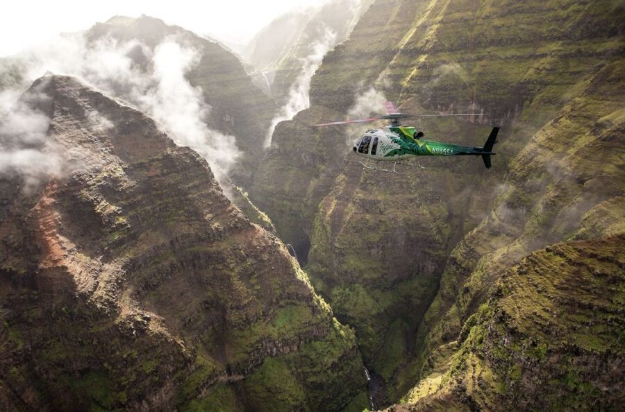 Lihue: Deluxe Waterfall Safari Helicopter Tour - Waialeale Crater and Kauai’s waterfalls