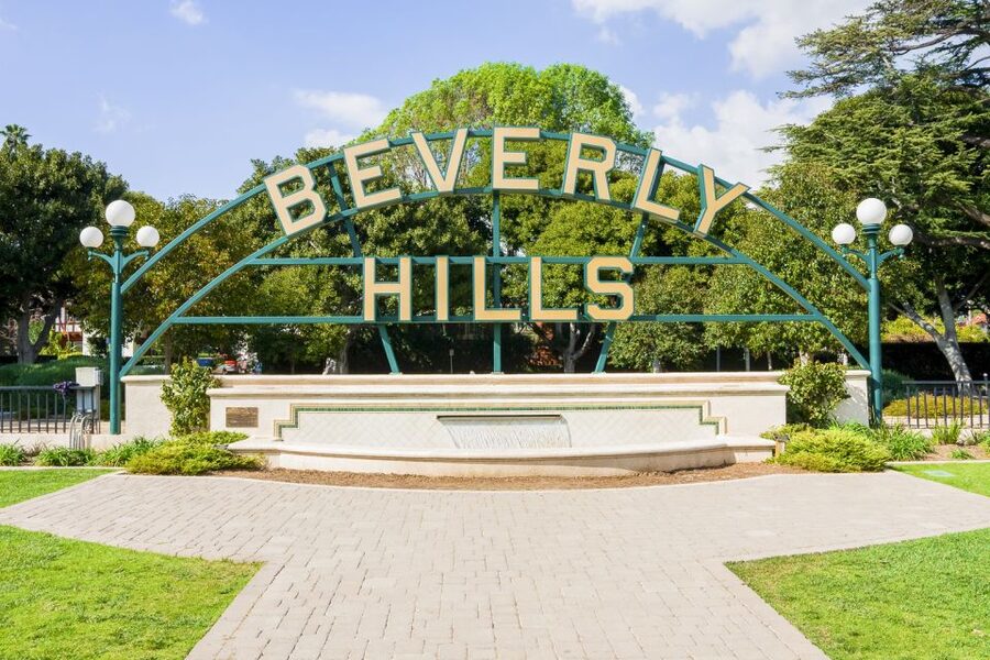 Los Angeles: Hollywood & Celebrity Homes Open-Air Bus Tour - Celebrity homes: fun, but keep expectations sensible