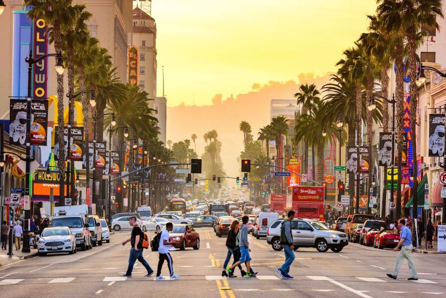 Los Angeles: Hop-On Hop-Off Bus Tour with Audio Guide - Audio commentary, app tracking, and the view from above