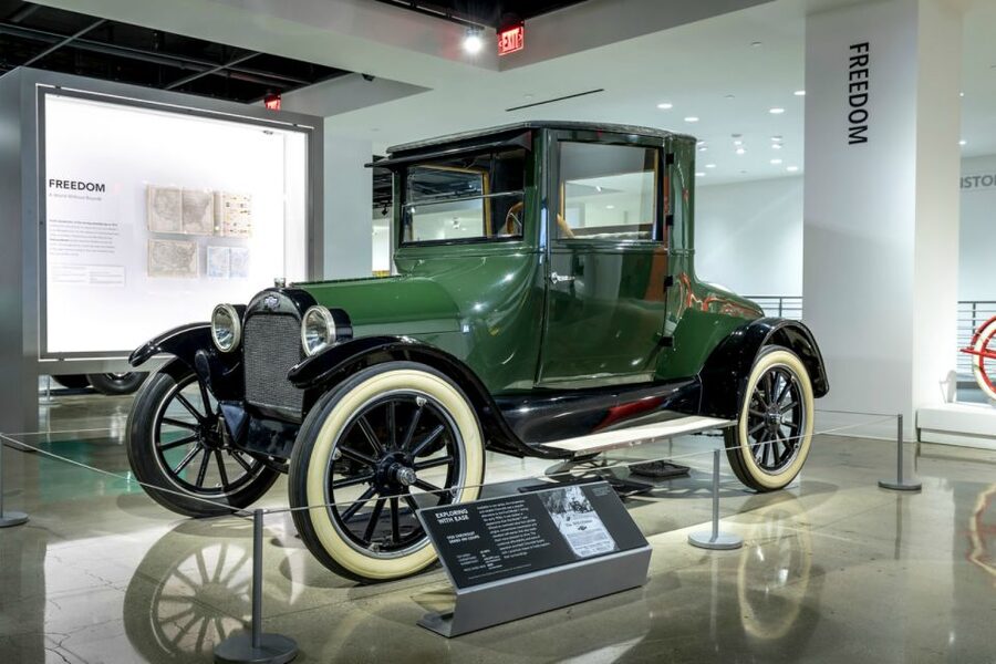 Los Angeles: Petersen Automotive Museum Admission Ticket - Who will enjoy the Petersen most