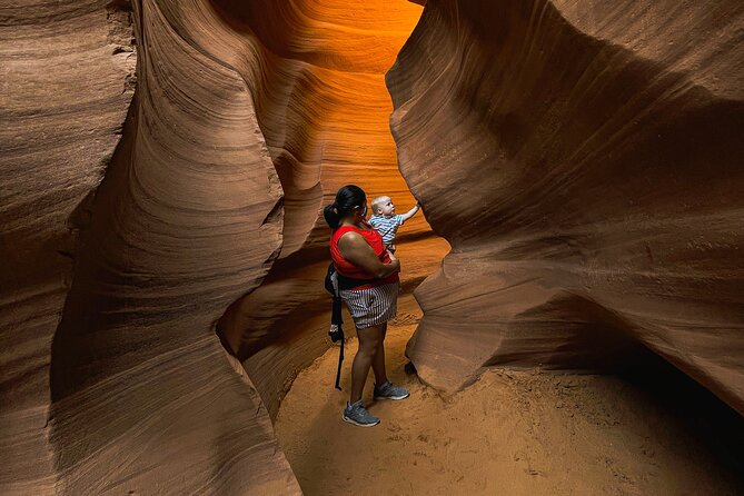 Lower Antelope Canyon Hiking Tour - Why the Navajo guide makes a difference