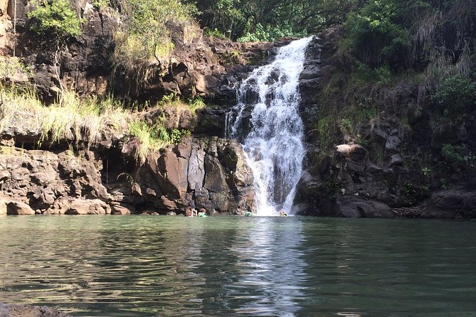 Majestic Circle Island Tour with Lunch - Waimea Valley and the 45-foot waterfall