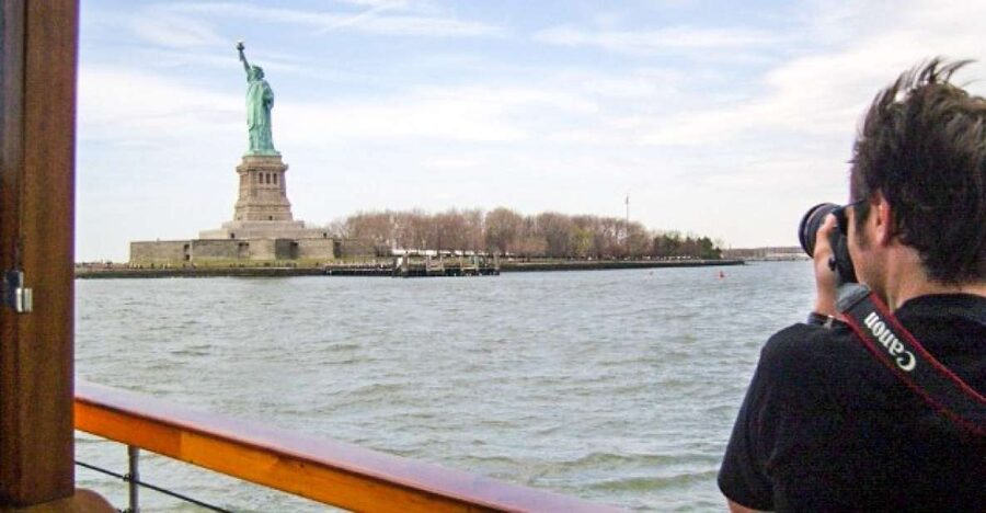 Manhattan: Statue and Skyline Cruise Aboard a Luxury Yacht - Should you book the Manhattan yacht cruise?