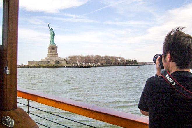 Manhattan: Statue and Skyline Cruise Aboard a Luxury Yacht - What the $60 price gets you