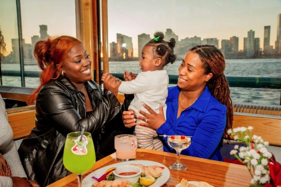 Manhattan: Statue and Skyline Cruise Aboard a Luxury Yacht - Practical tips before you book