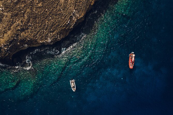 Maui: 2-Hour Molokini Snorkel Trip - A small raft with a lively feel