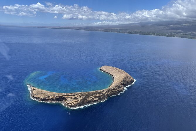 Maui -PRIVATE- Air Tour FUN: 3 Islands: (2-5 people): SEE it ALL! - The chance to take the yoke
