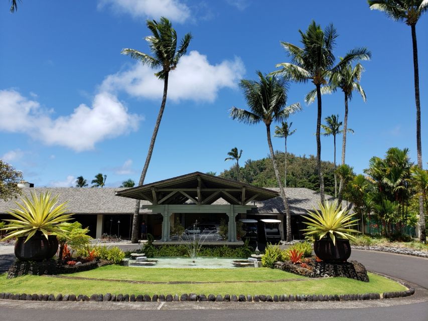 Maui: Road to Hana Adventure with Breakfast & Lunch - Breakfast, snacks, and a practical picnic lunch