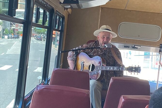 Memphis Mojo Bus Tour - A music lesson that happens while Memphis rolls past
