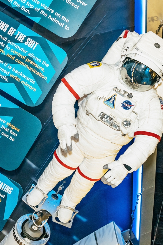 Merritt Island: Kennedy Space Center Visitor Complex Ticket - The Apollo/Saturn V Center and the bus tour