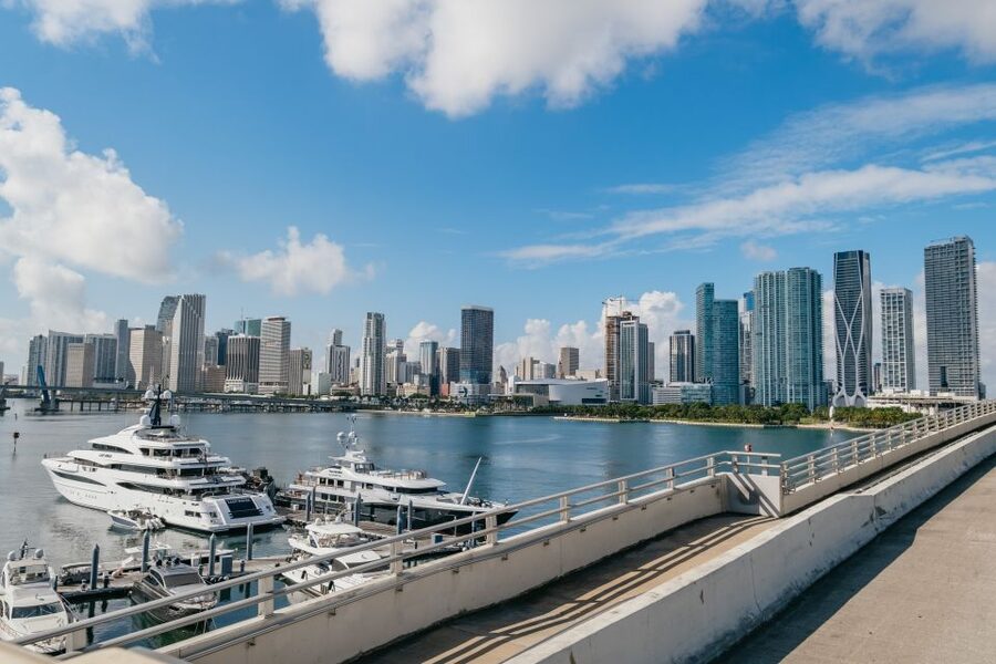 Miami: Half-Day Open-Top Bus Tour Plus Biscayne Bay Cruise - South Beach, Ocean Drive, and Lincoln Road
