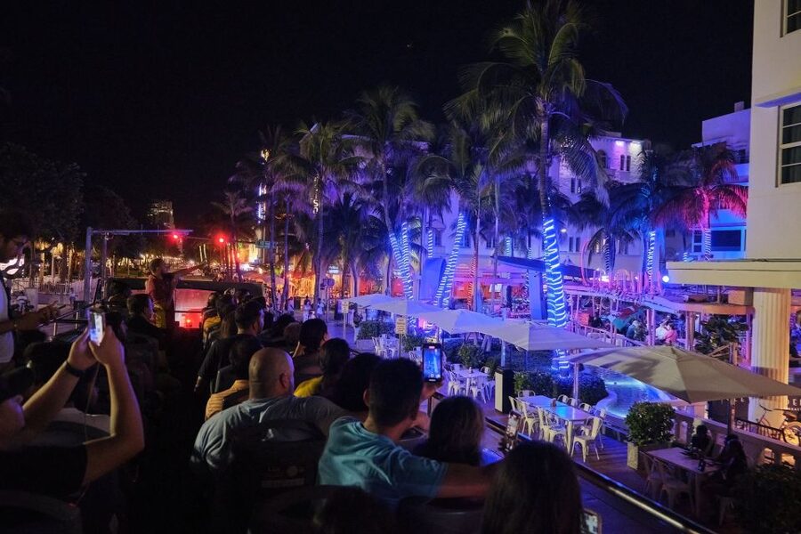 Miami: Open-top Bus Sightseeing Night Tour with Live Guide - The live guide makes or breaks the ride