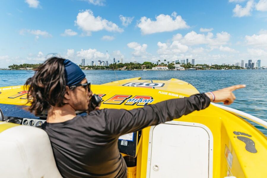 Miami: Sightseeing Speedboat Tour - Leaving Bayside Marketplace for the open water