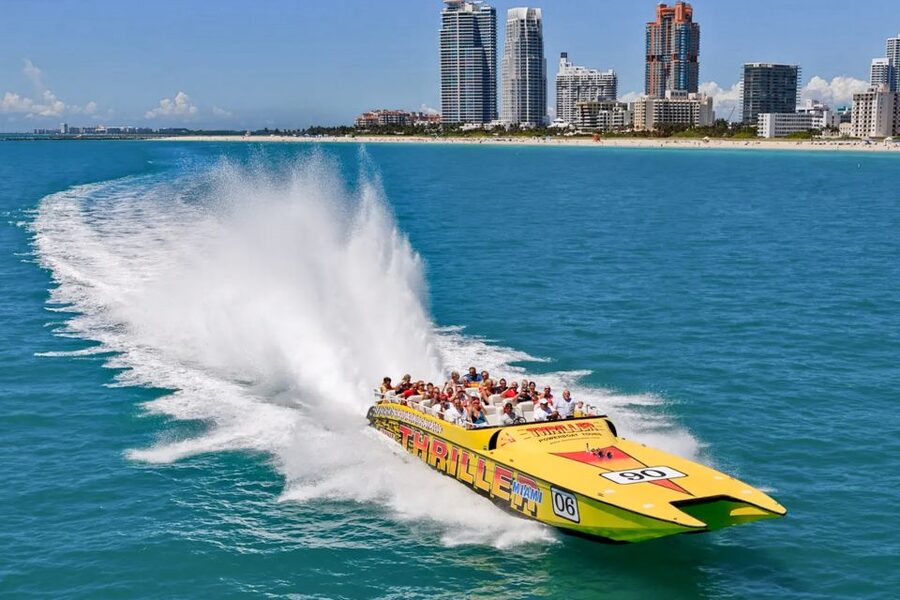 Miami: Sightseeing Speedboat Tour - Star Island and the millionaire homes